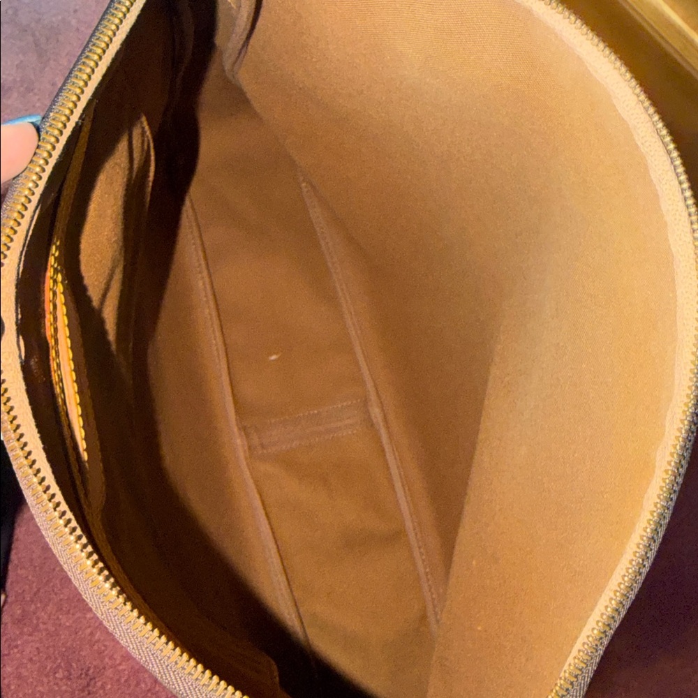 AUTHENTIC LOUIS VUITTON OVERSIZED HOBO BAG - Great for travel! - Picture 4 of 9